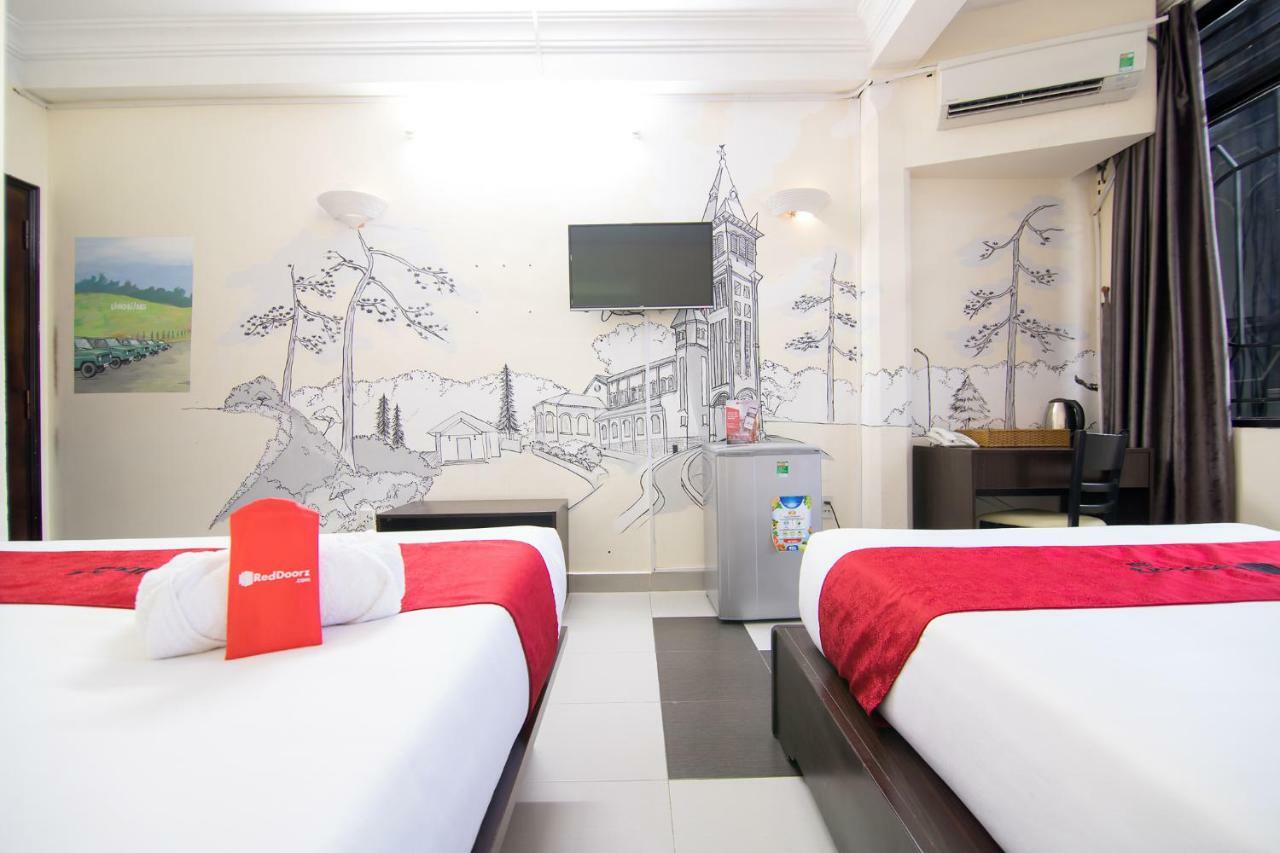 Reddoorz Near Saigon Square Hotel 2*