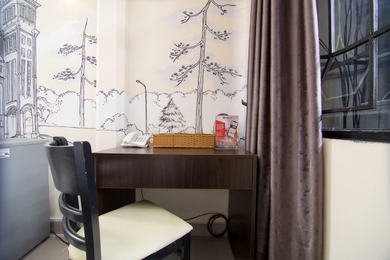 Reddoorz Near Saigon Square Hotel