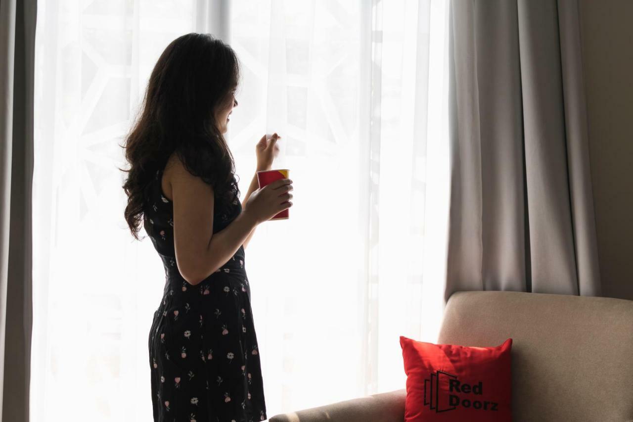 Hotel Reddoorz Near Saigon Square 2*